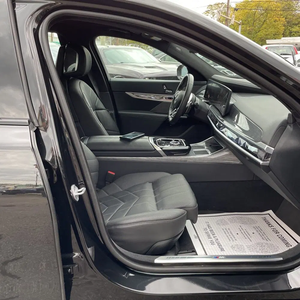 2025 BMW 7-Series 740i xDrive