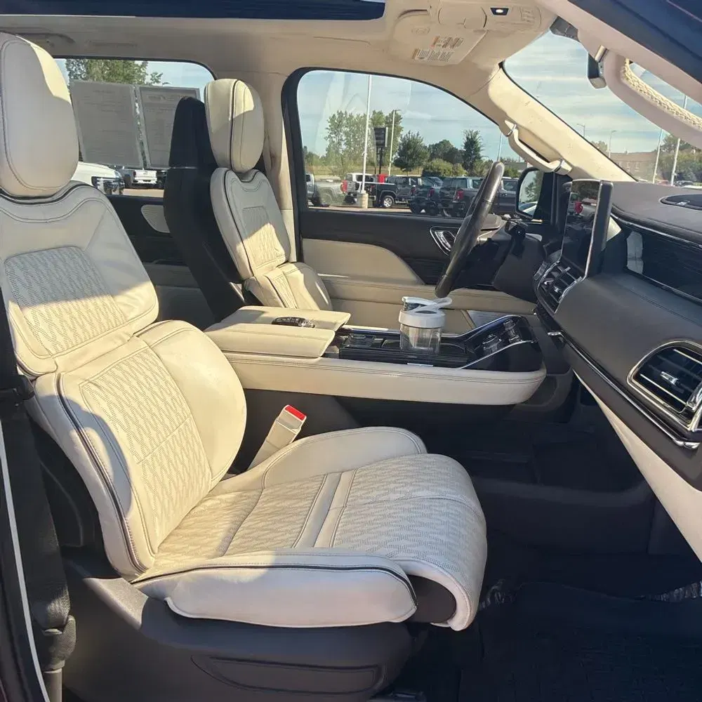 2024 Lincoln Navigator L Black Label