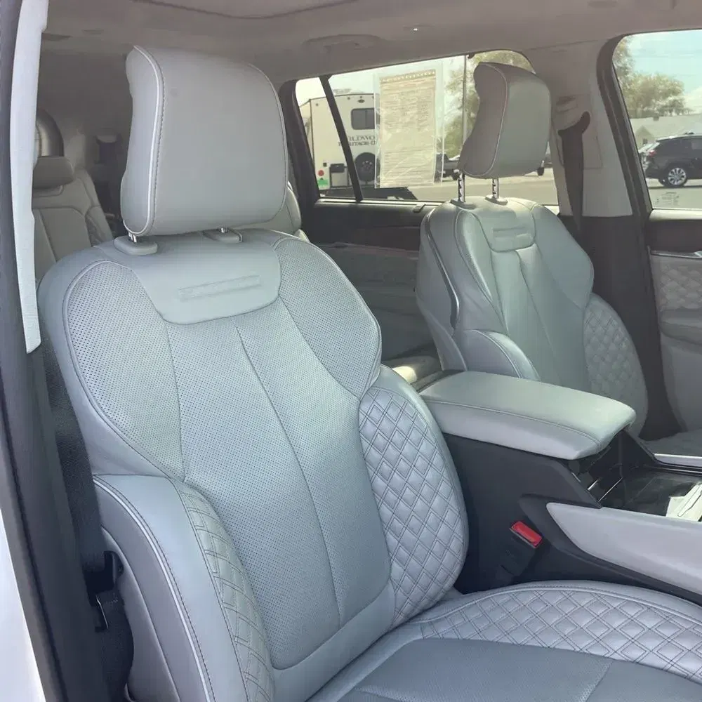 2023 Jeep Grand Cherokee L Summit