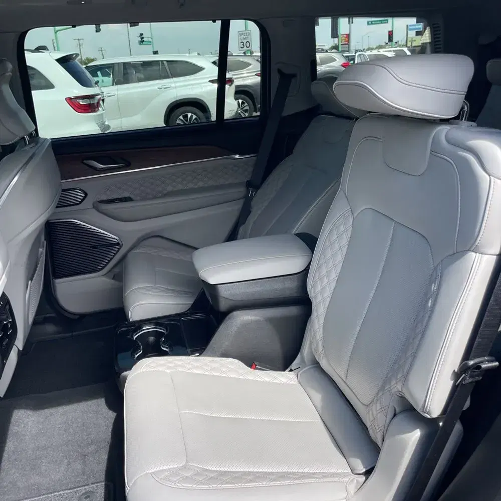 2023 Jeep Grand Cherokee L Summit