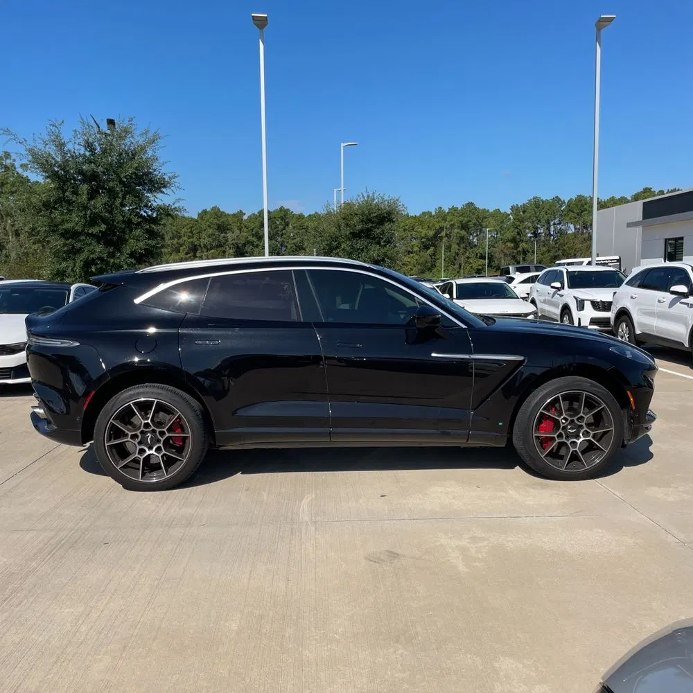 2021 Aston Martin DBX Base