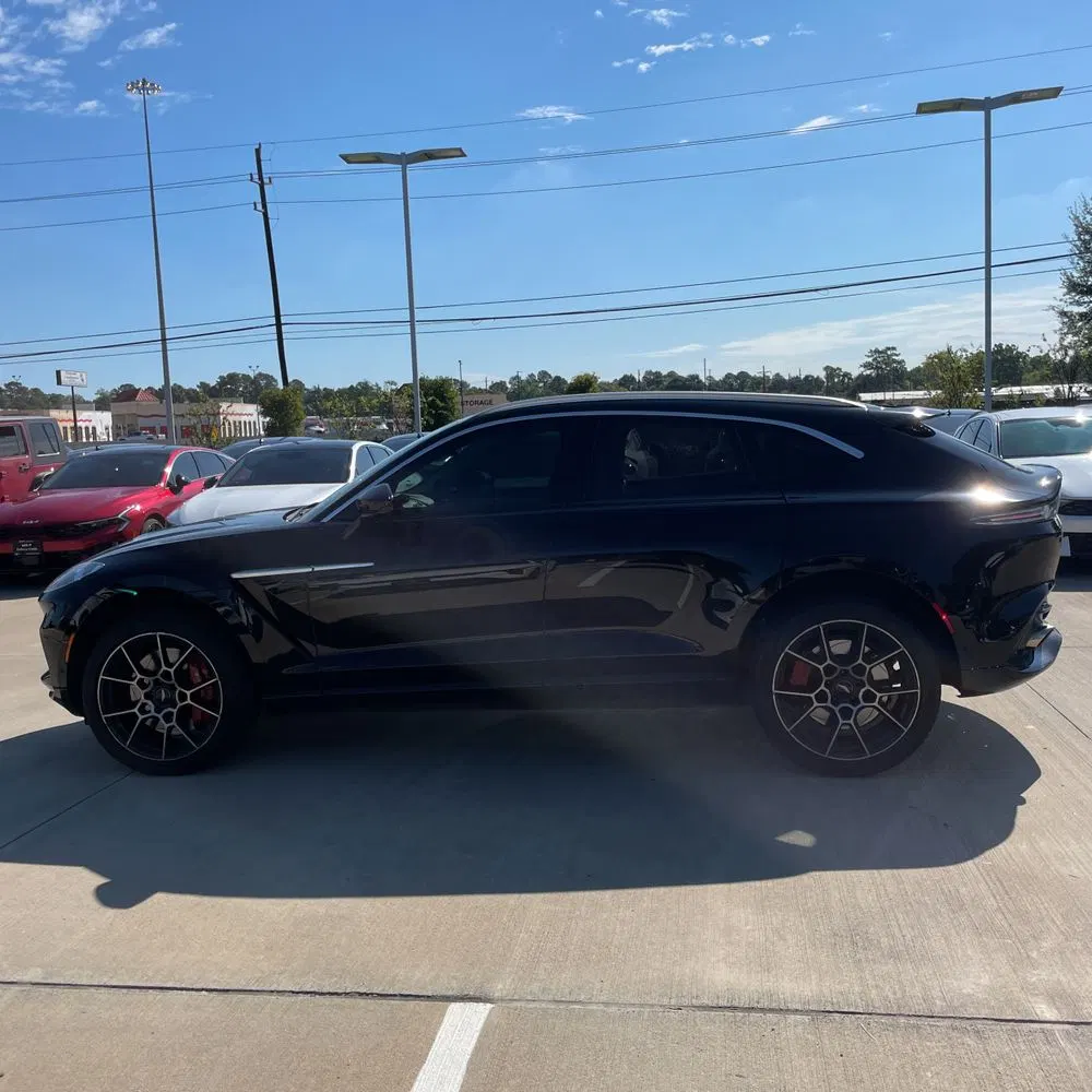 2021 Aston Martin DBX Base