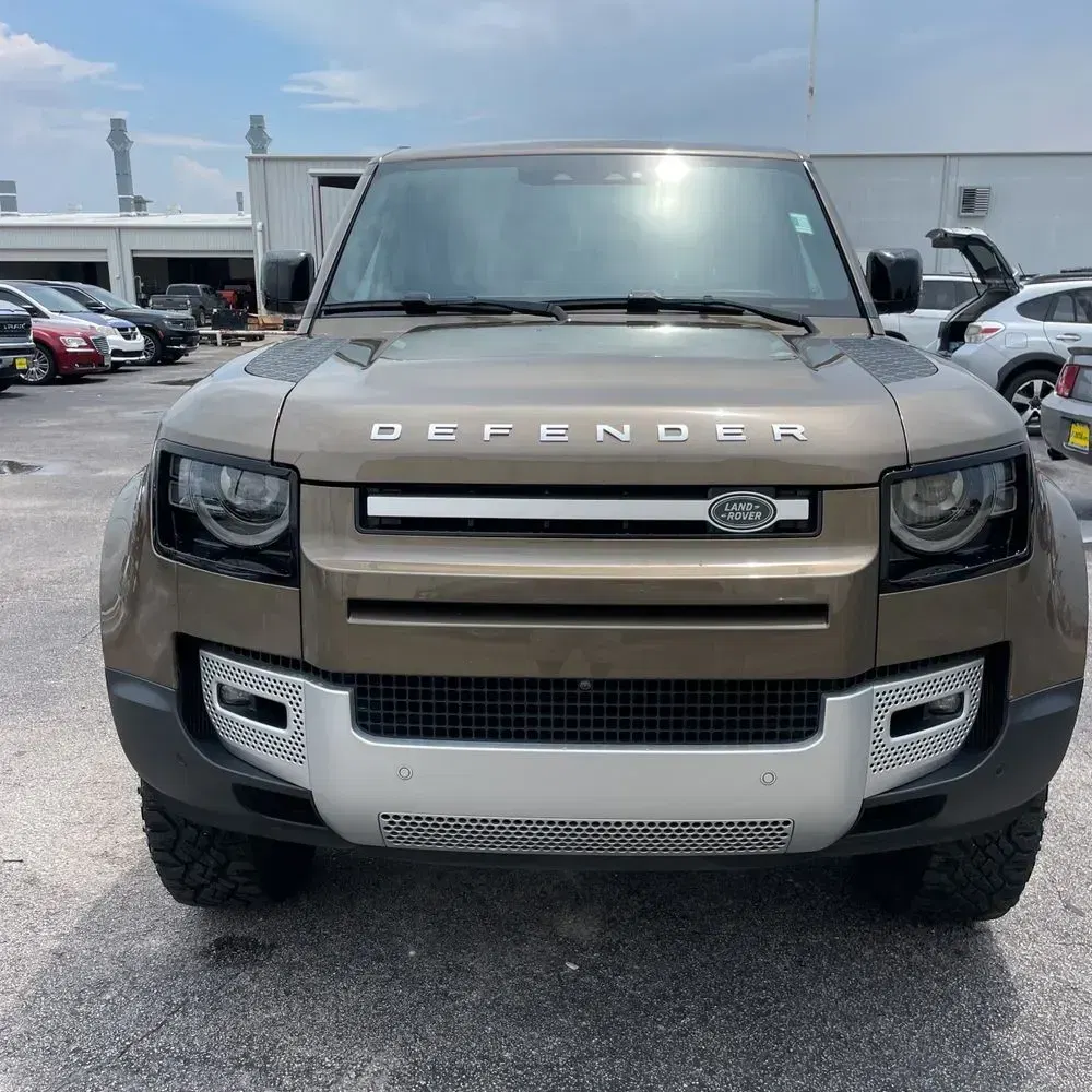 2024 Land Rover Defender 110 S P400