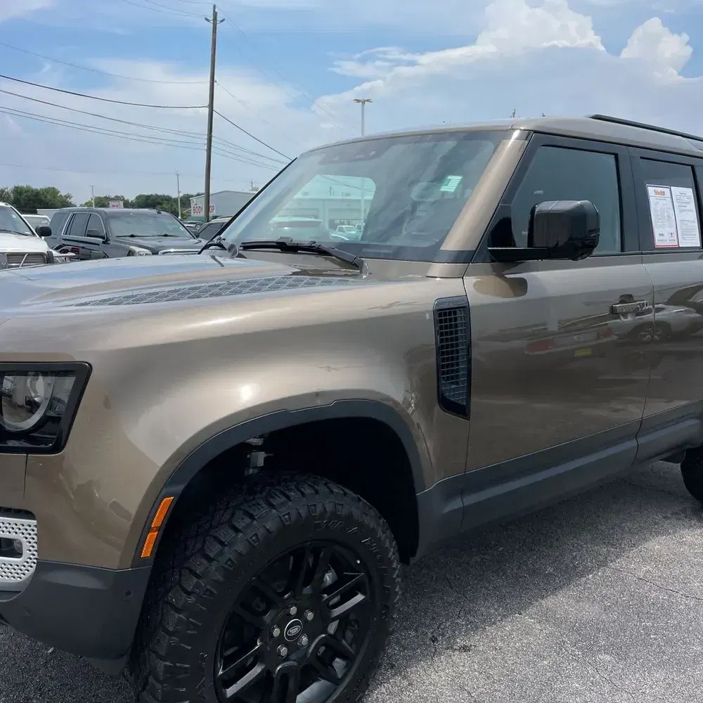 2024 Land Rover Defender 110 S P400