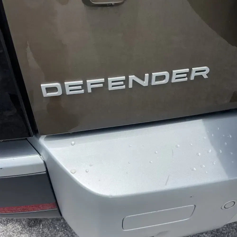 2024 Land Rover Defender 110 S P400