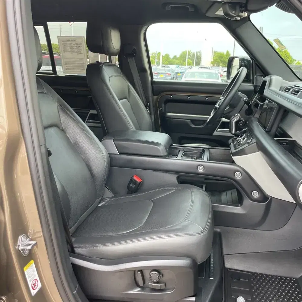2024 Land Rover Defender 110 S P400