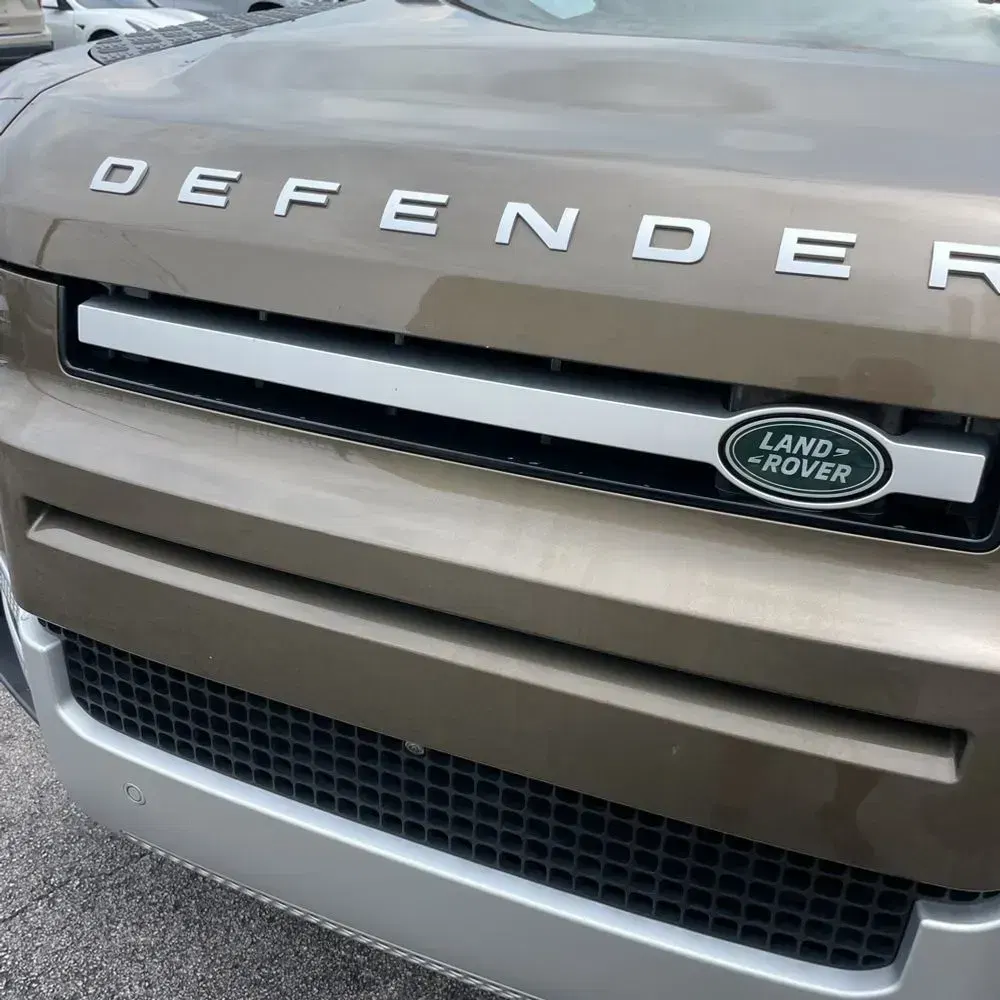2024 Land Rover Defender 110 S P400