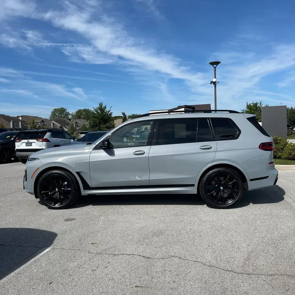 2024 BMW X7 M60i