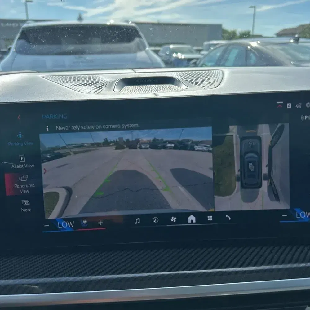 2024 BMW X7 M60i