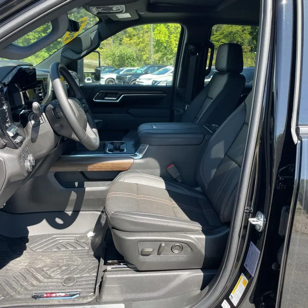 2025 Chevrolet Silverado 3500HD High Country