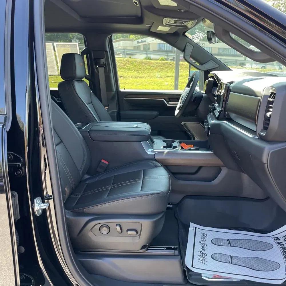 2025 Chevrolet Silverado 3500HD High Country