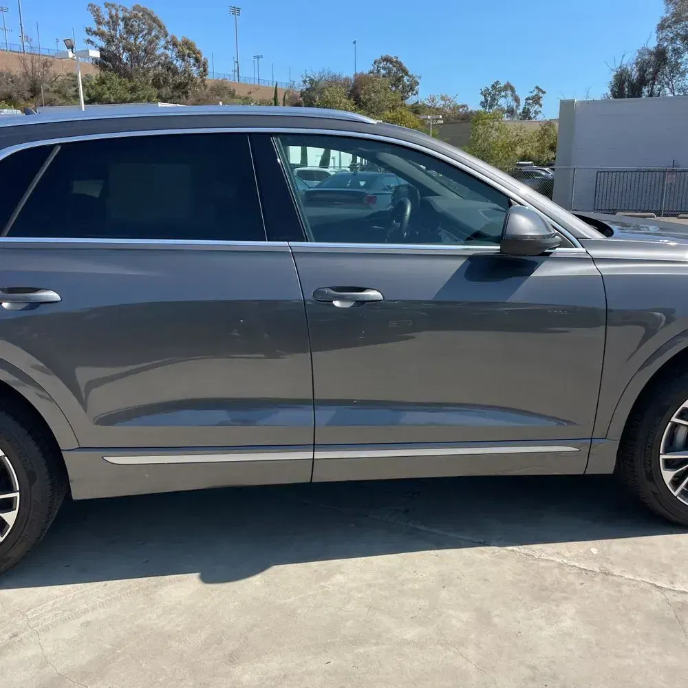 2025 Audi Q8 Premium 55