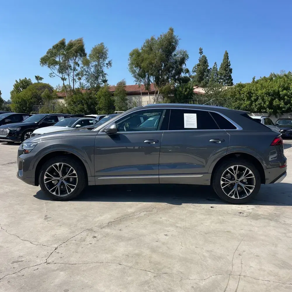 2025 Audi Q8 Premium 55