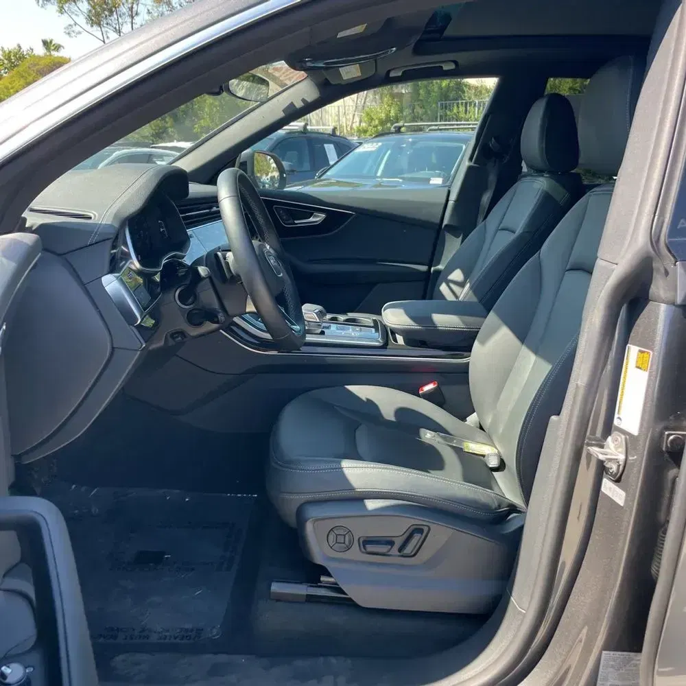 2025 Audi Q8 Premium 55
