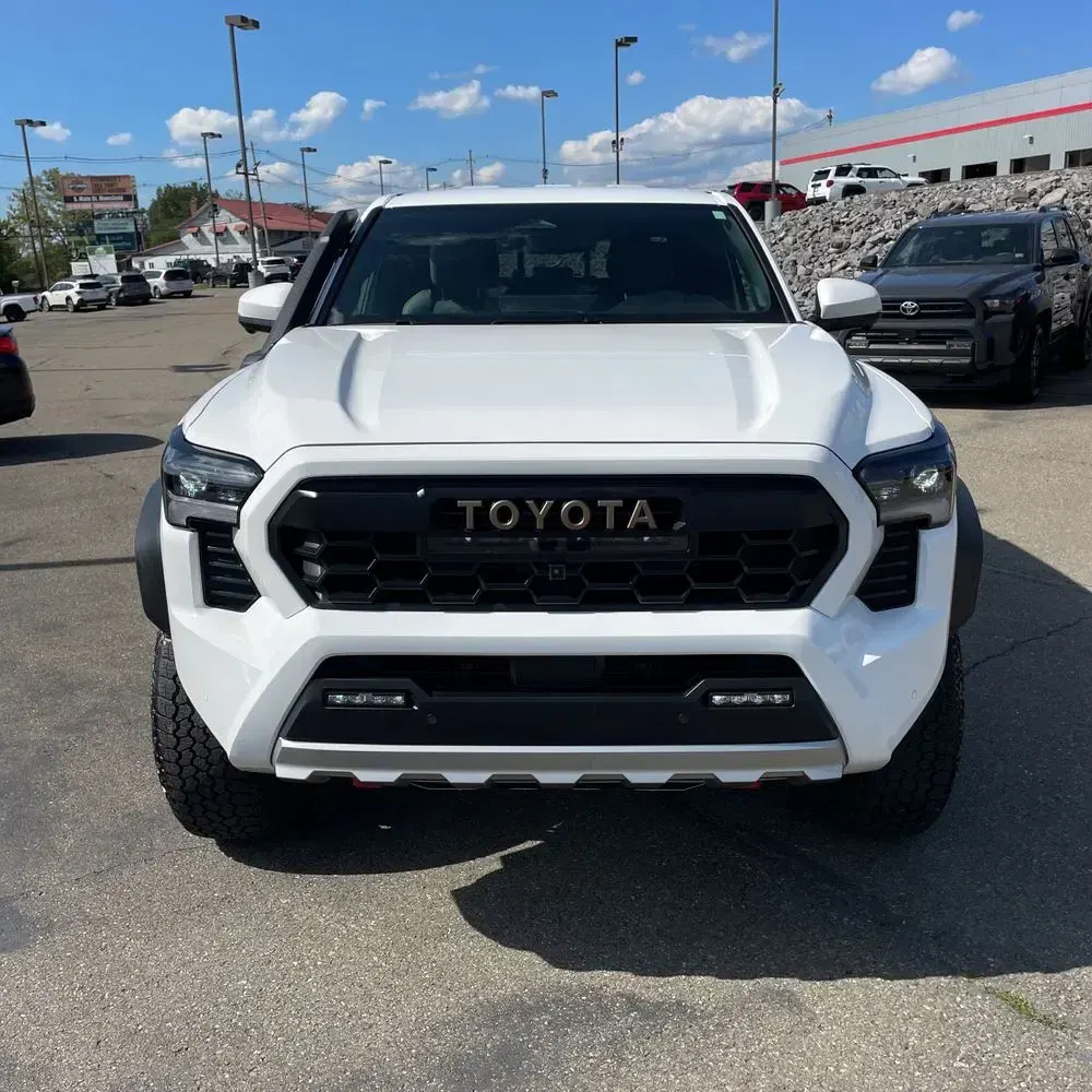 2025 Toyota Tacoma Trailhunter HV