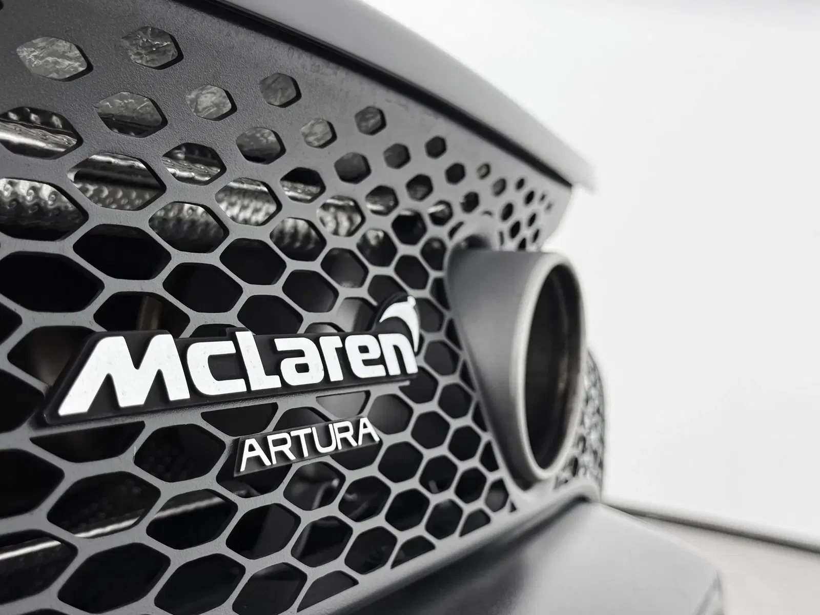 2024 McLaren Artura