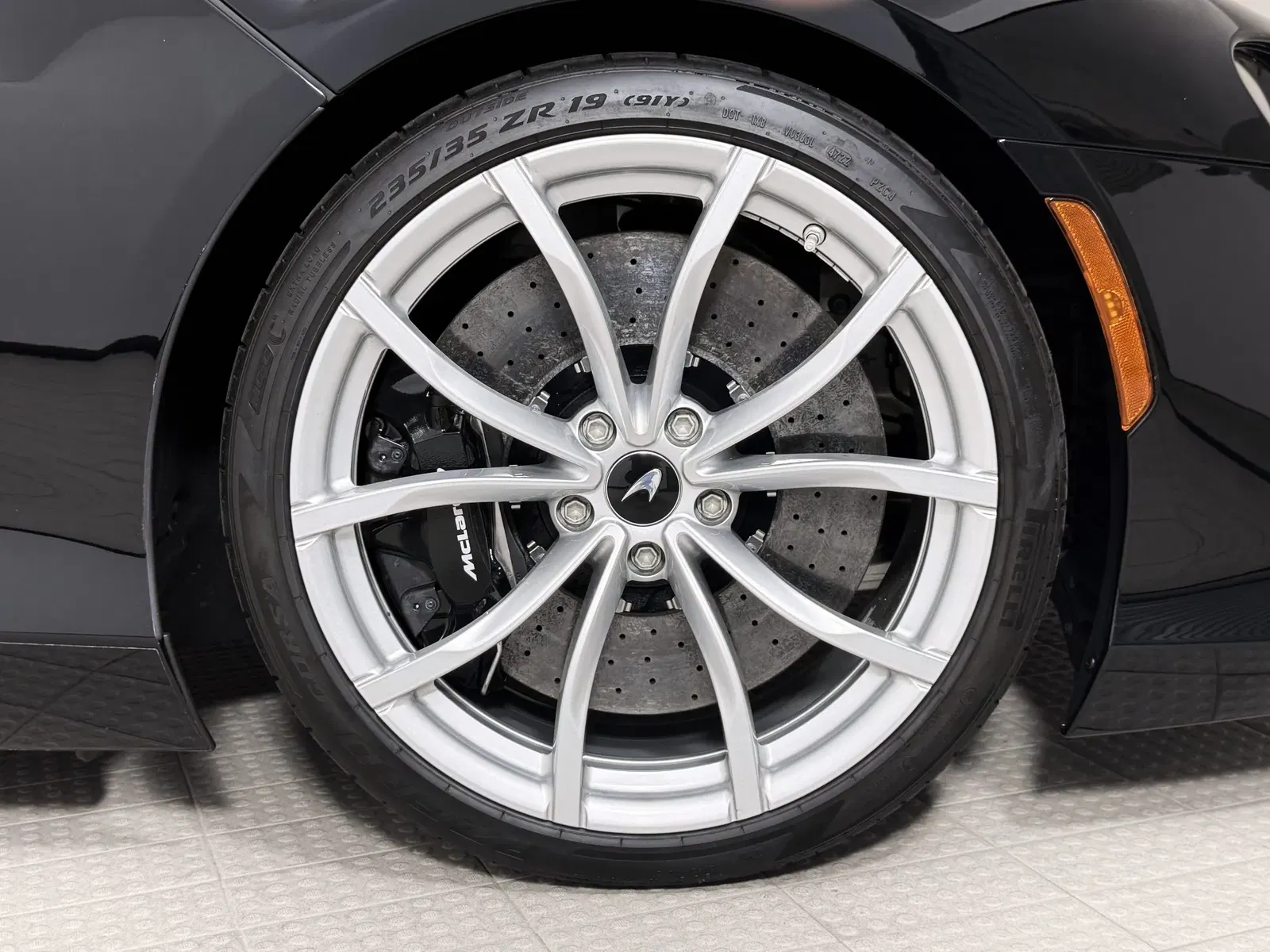 2024 McLaren Artura