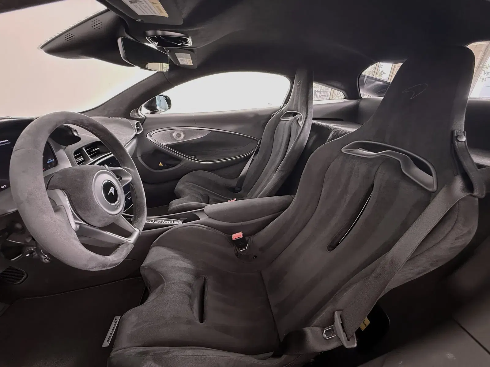 2024 McLaren Artura