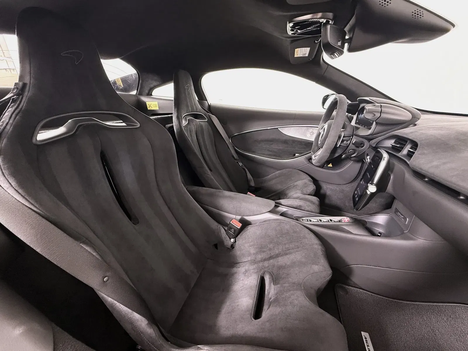 2024 McLaren Artura