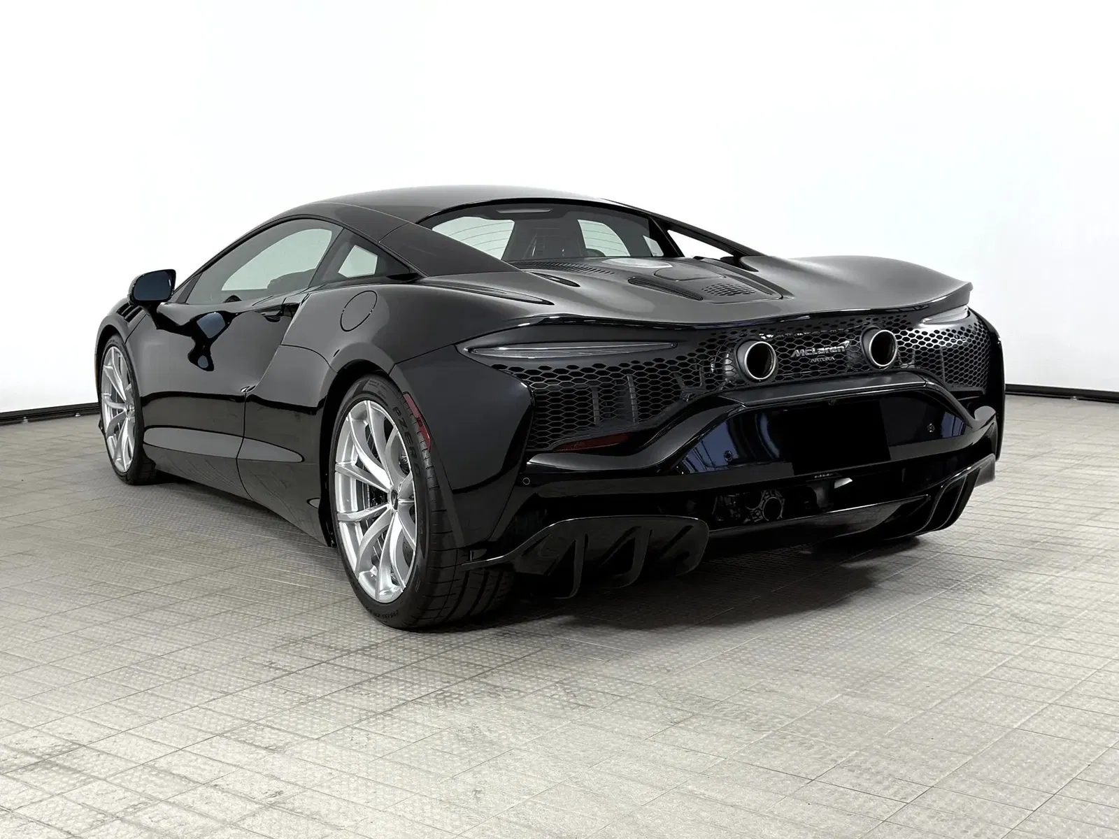 2024 McLaren Artura
