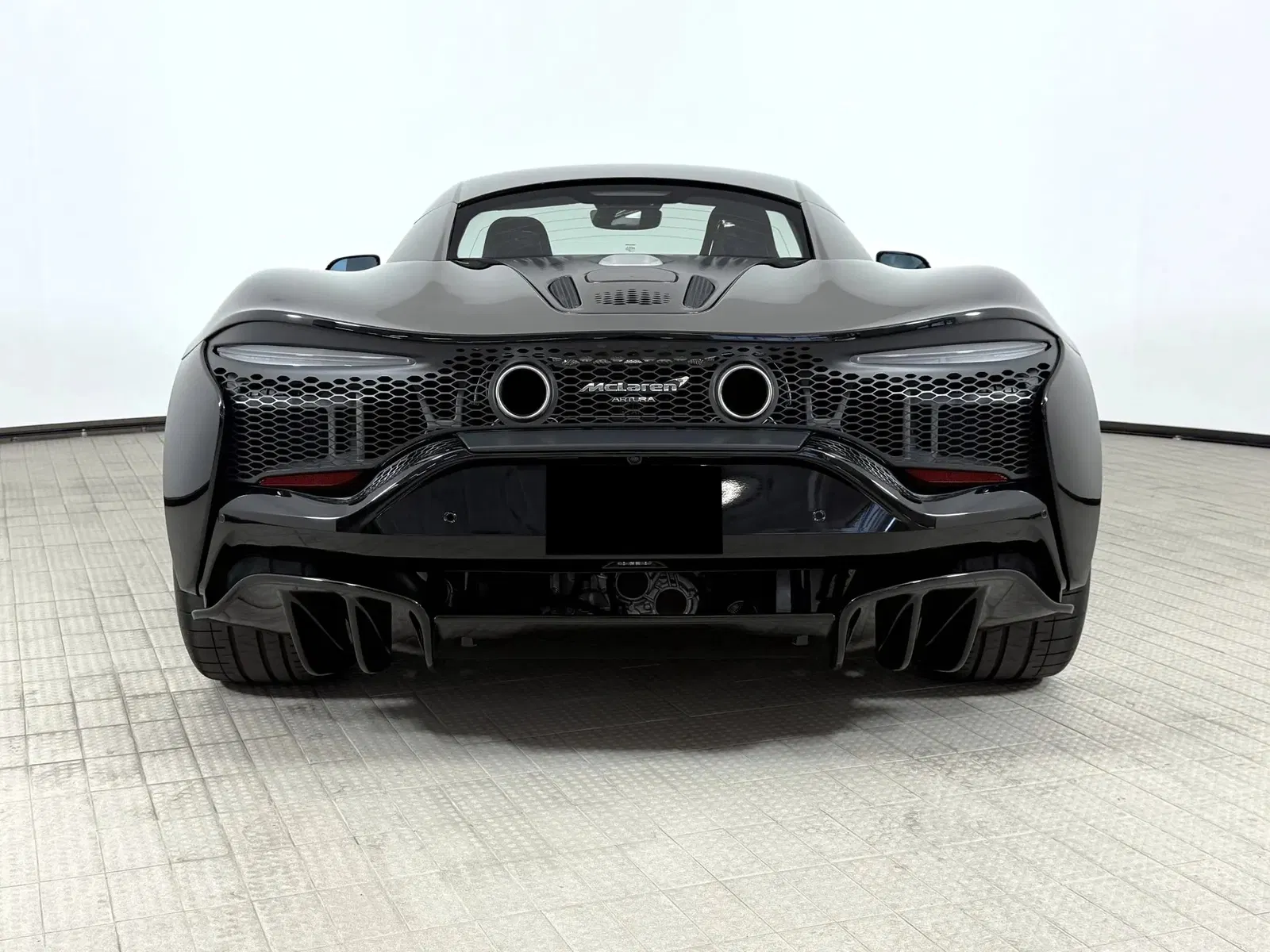 2024 McLaren Artura