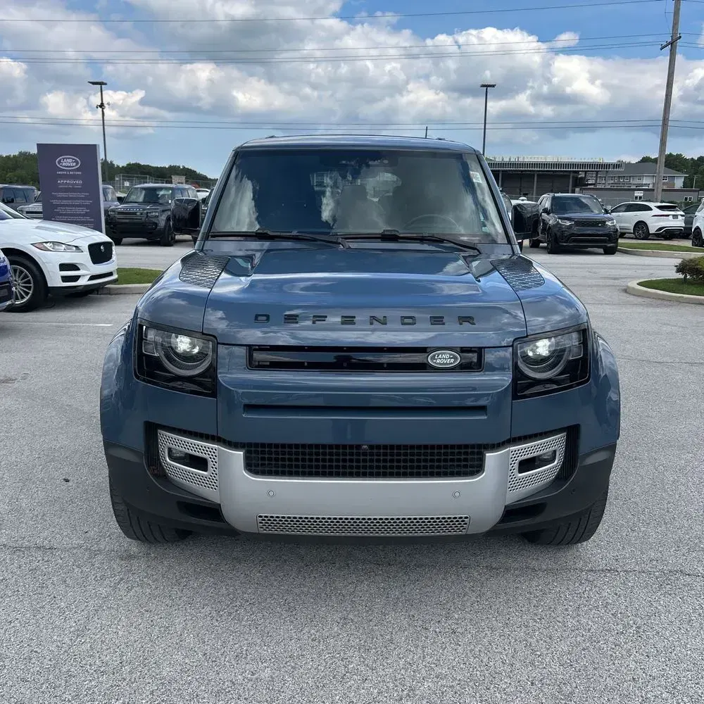 2023 Land Rover Defender 110 SE