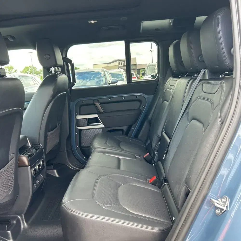 2023 Land Rover Defender 110 SE
