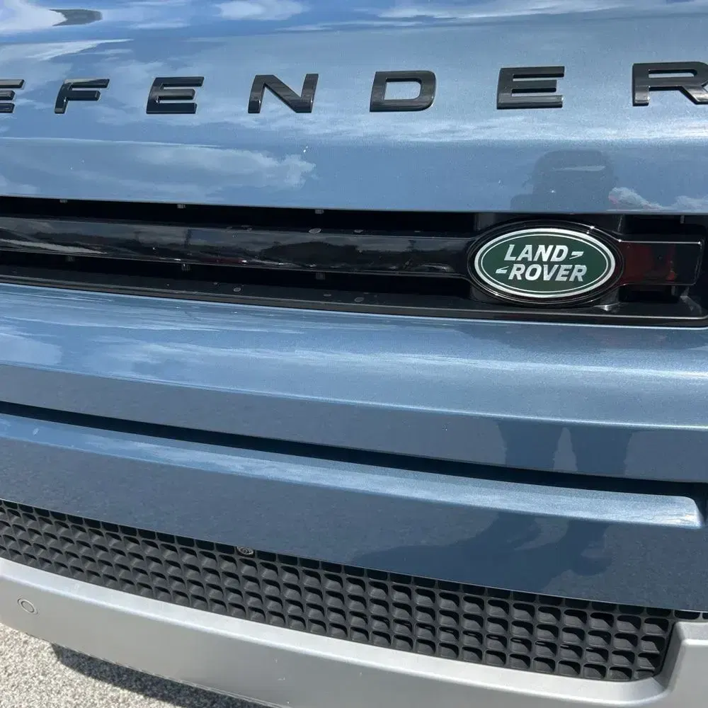 2023 Land Rover Defender 110 SE