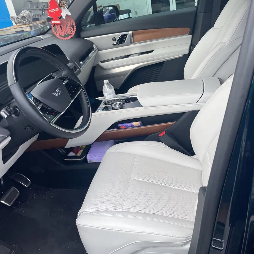 2026 Cadillac Vistiq Luxury