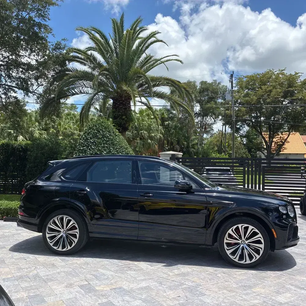 2023 Bentley Bentayga Base