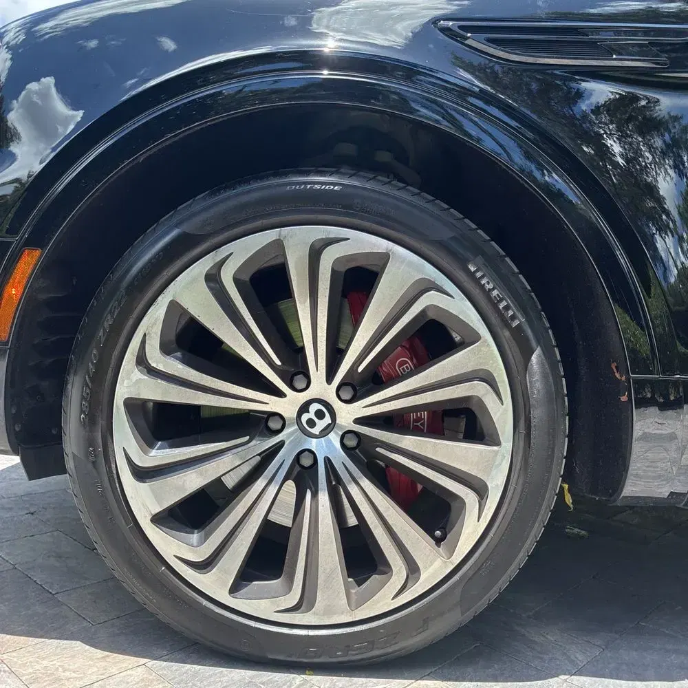 2023 Bentley Bentayga Base