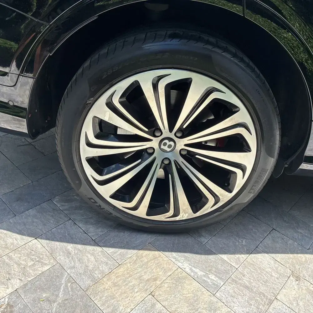 2023 Bentley Bentayga Base