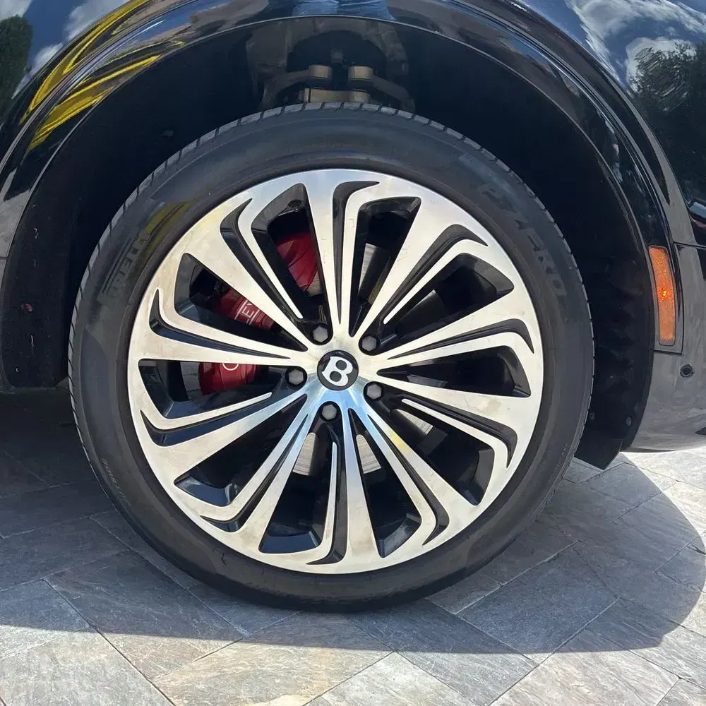 2023 Bentley Bentayga Base