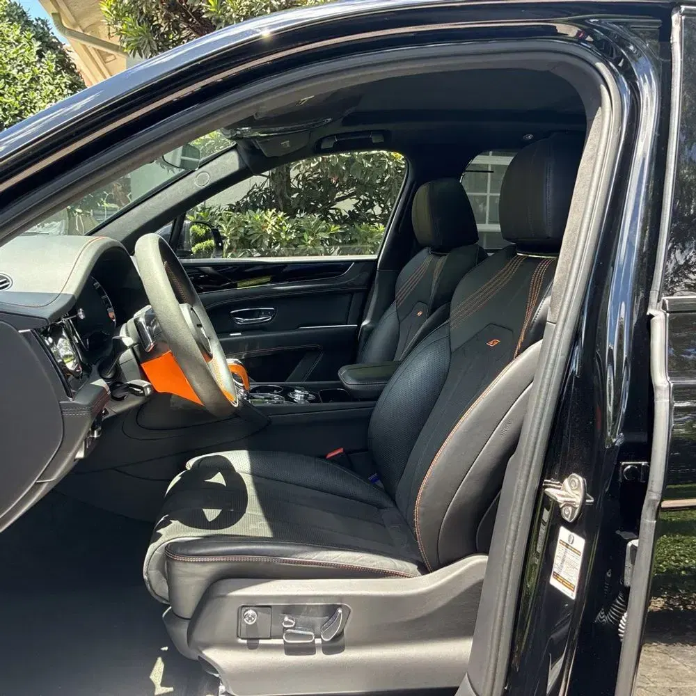 2023 Bentley Bentayga Base