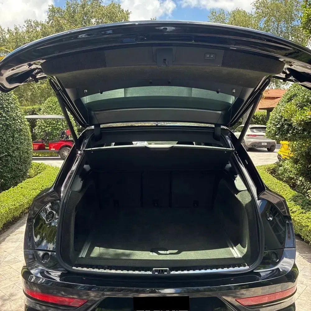 2023 Bentley Bentayga Base