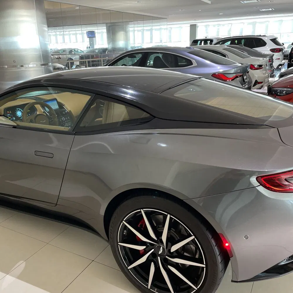2017 Aston Martin DB11 Base