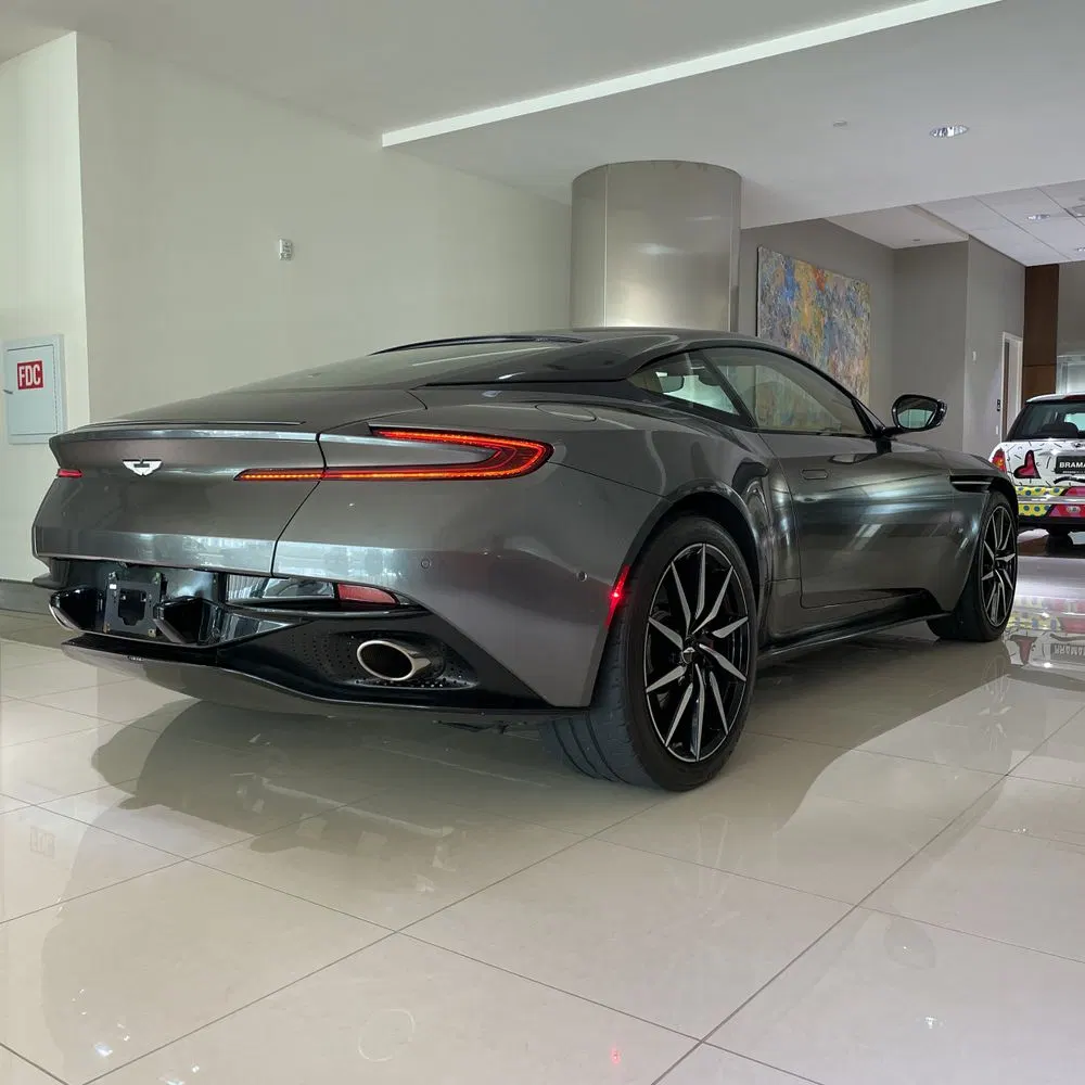 2017 Aston Martin DB11 Base