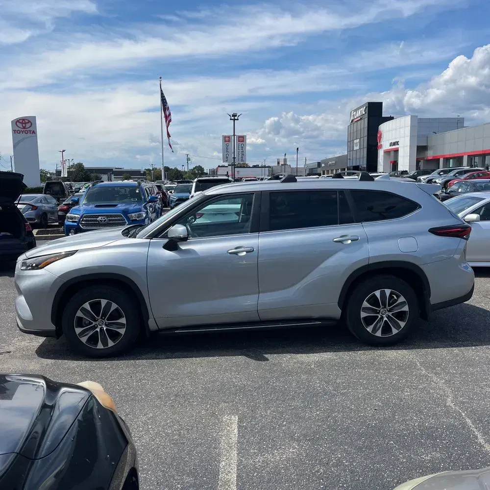 2024 Toyota Highlander Hybrid XLE