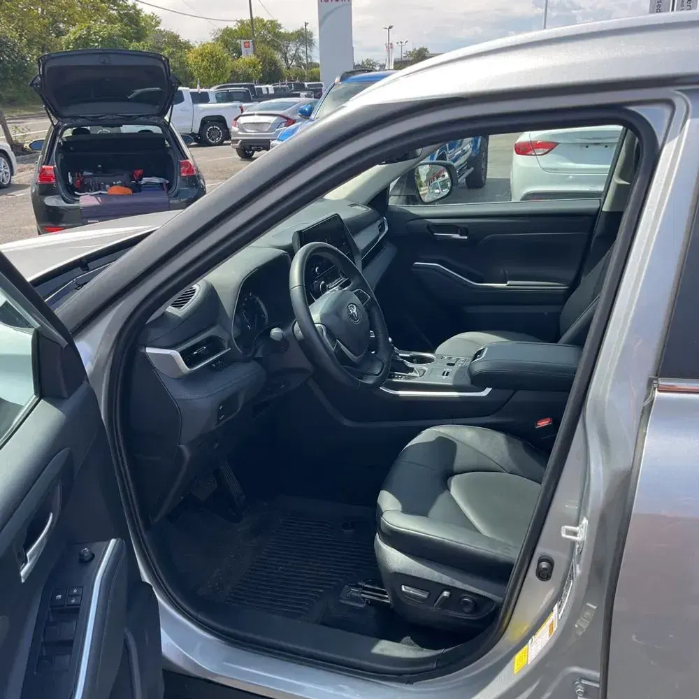 2024 Toyota Highlander Hybrid XLE