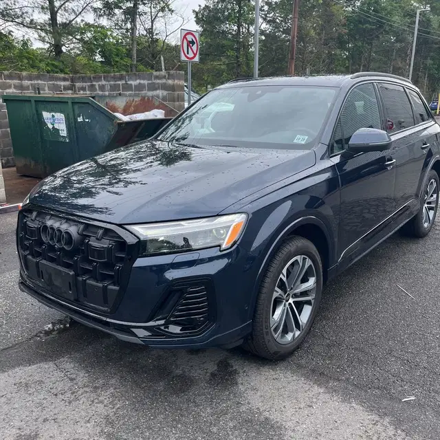2025 Audi Q7 Premium Plus 45
