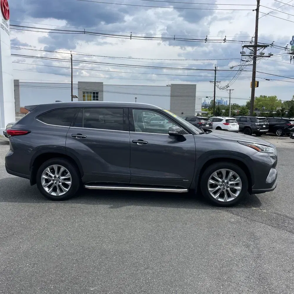 2023 Toyota Highlander Hybrid Limited