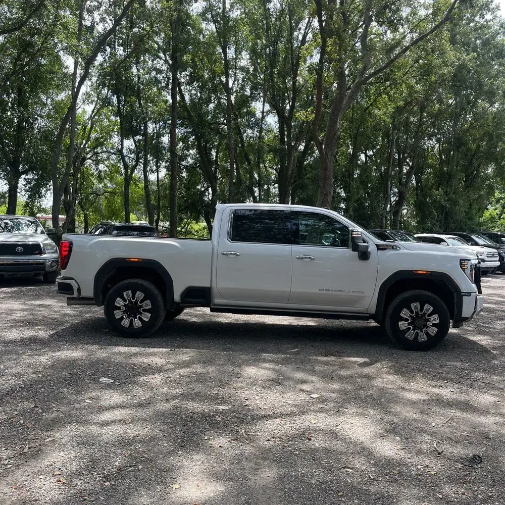 2025 GMC Sierra 2500HD Denali
