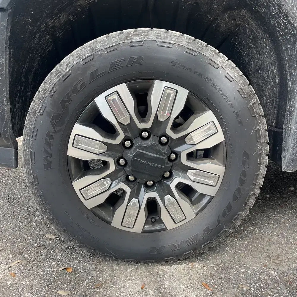 2025 GMC Sierra 2500HD Denali