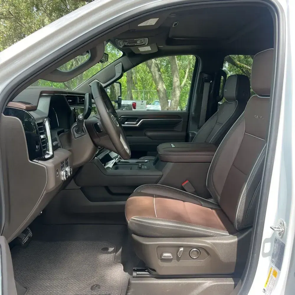 2025 GMC Sierra 2500HD Denali