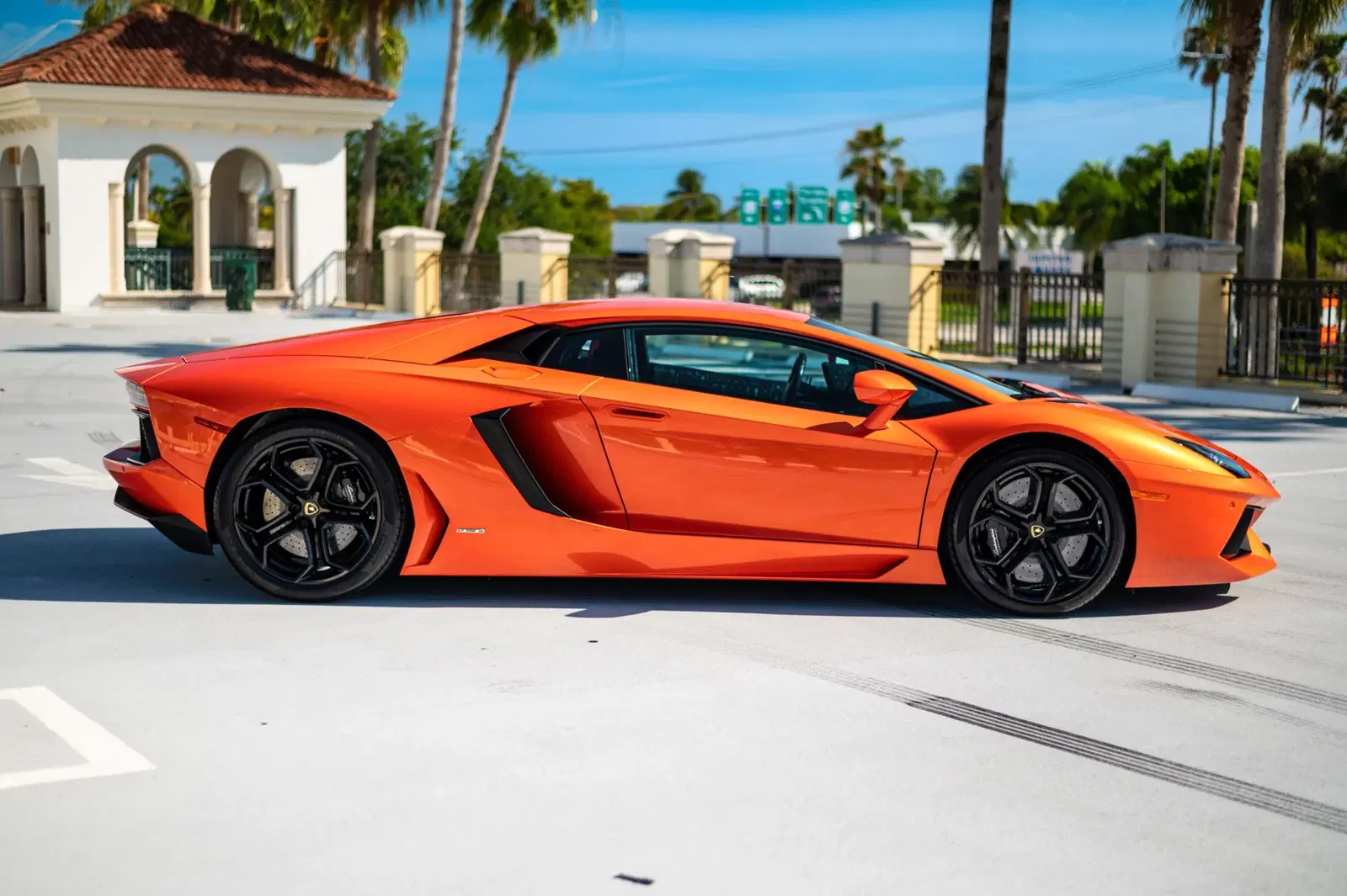 6k-Mile 2012 Lamborghini Aventador LP700-4 Coupe