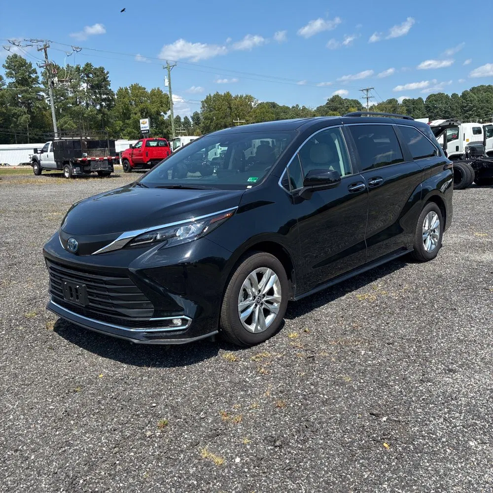 2024 Toyota Sienna XLE 7-Passenger