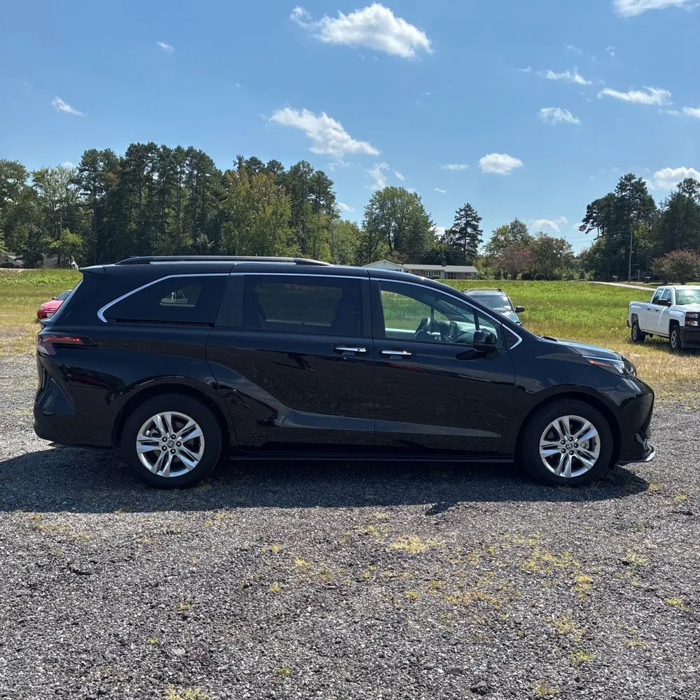2024 Toyota Sienna XLE 7-Passenger