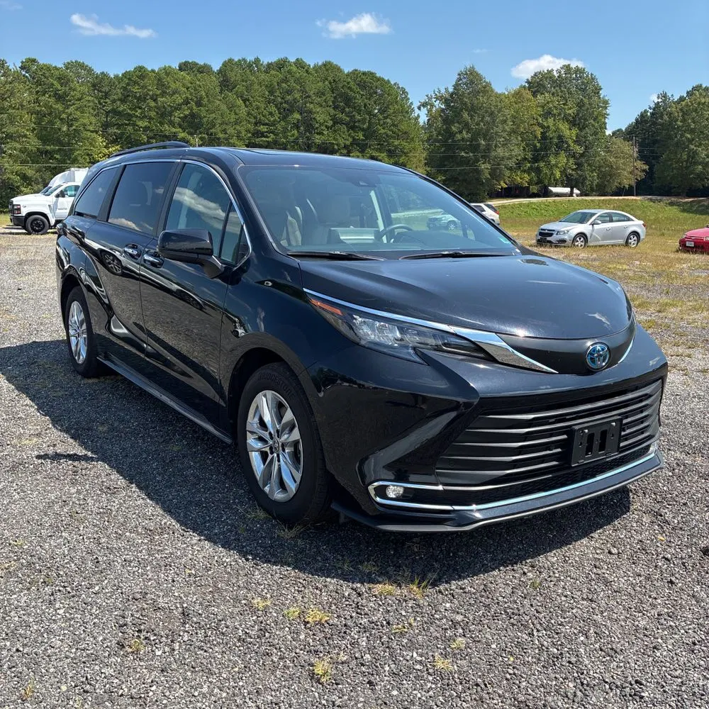 2024 Toyota Sienna XLE 7-Passenger