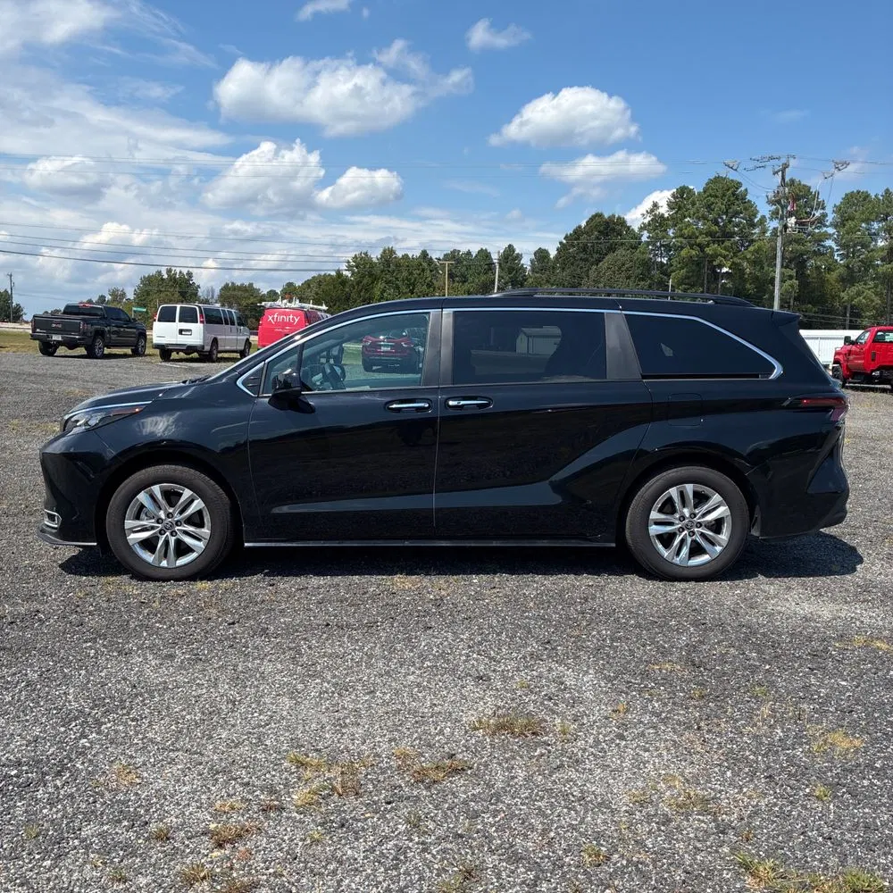 2024 Toyota Sienna XLE 7-Passenger