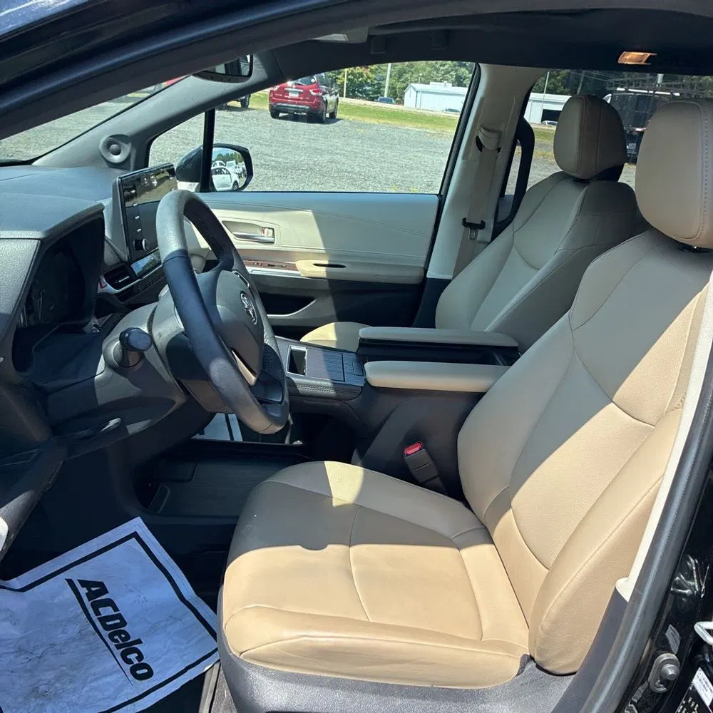 2024 Toyota Sienna XLE 7-Passenger